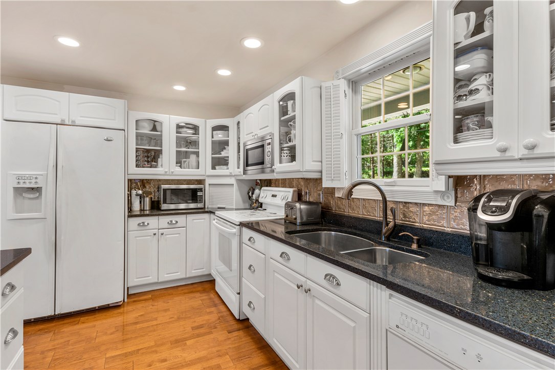 1474 Hill Farm Road Coventry, RI 02816 - Photo 6 of 33