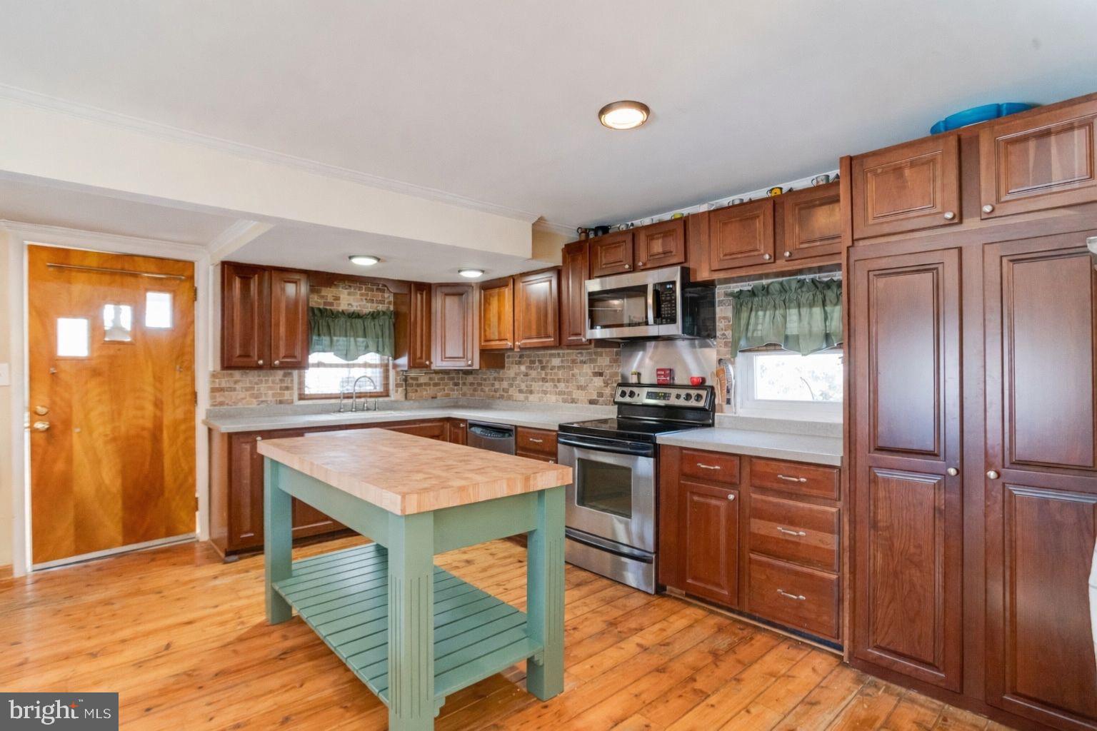 215 Nanticoke Road Essex, MD 21221 - Photo 6 of 28