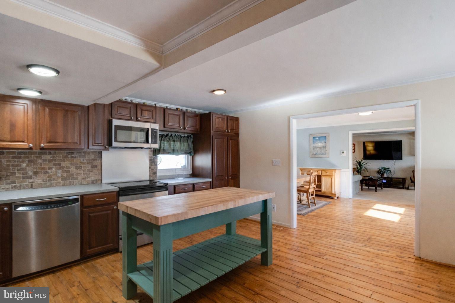 215 Nanticoke Road Essex, MD 21221 - Photo 8 of 28