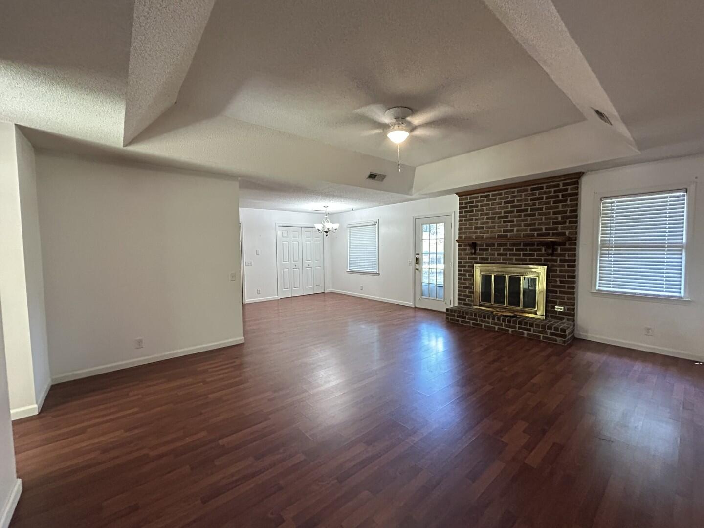 1310 Crowndale Drive Sumter, SC 29150 - Photo 2 of 23 Living Room