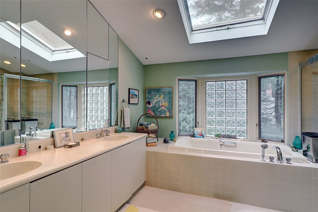 39 Major Potter Road Warwick, RI 02886 - Photo 21 of 32 Spa like master bathroom with shower, relaxing tub, double sinks and space