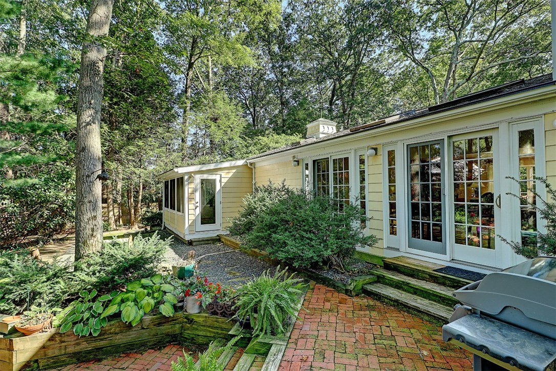 39 Major Potter Road Warwick, RI 02886 - Photo 27 of 32 Back yard