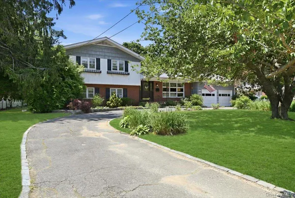 $779,000 | 40 Bayview Avenue, Amityville, NY 11701