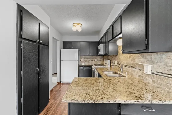 $269,900 | 14661 94th Place North, Maple Grove, MN 55369