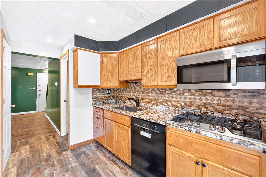 480 Hunting Creek Road Canonsburg, PA 15317 - Photo 11 of 32 Kitchen