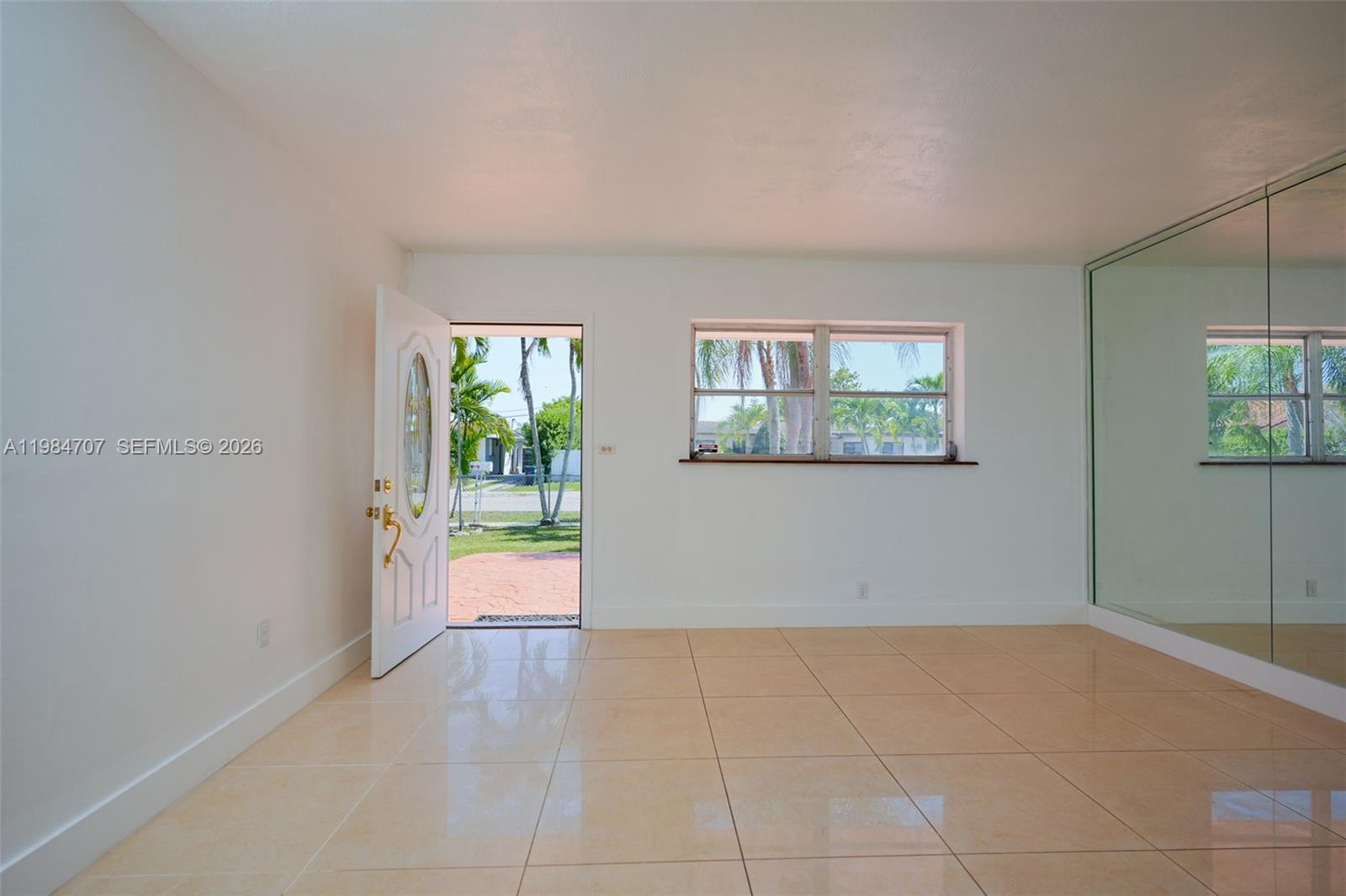 10521 Southwest 41st Terrace Miami, FL 33165 - Photo 11 of 68