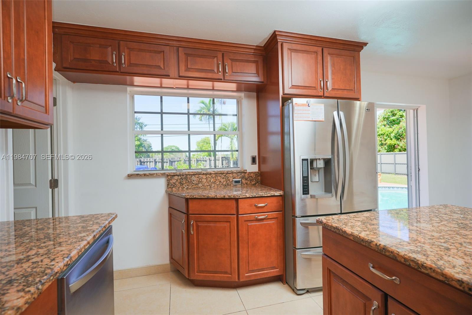 10521 Southwest 41st Terrace Miami, FL 33165 - Photo 17 of 68