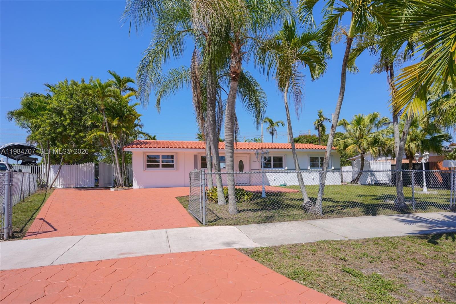 10521 Southwest 41st Terrace Miami, FL 33165 - Photo 2 of 68