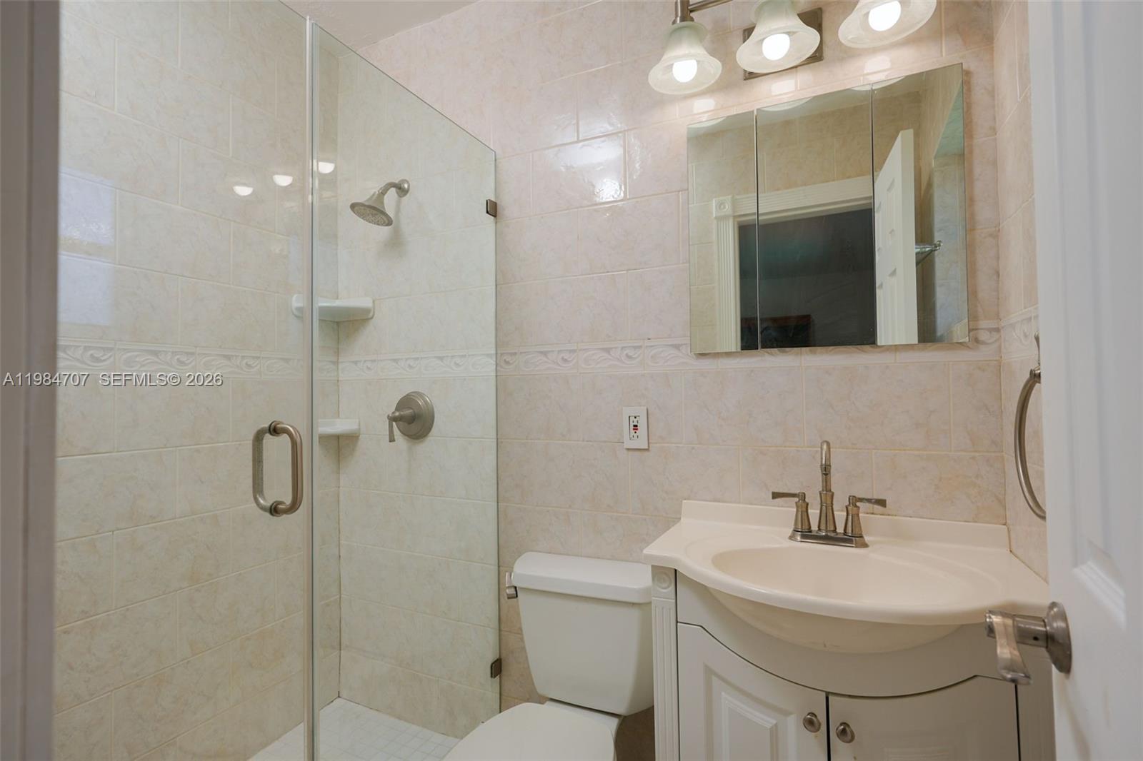 10521 Southwest 41st Terrace Miami, FL 33165 - Photo 32 of 68
