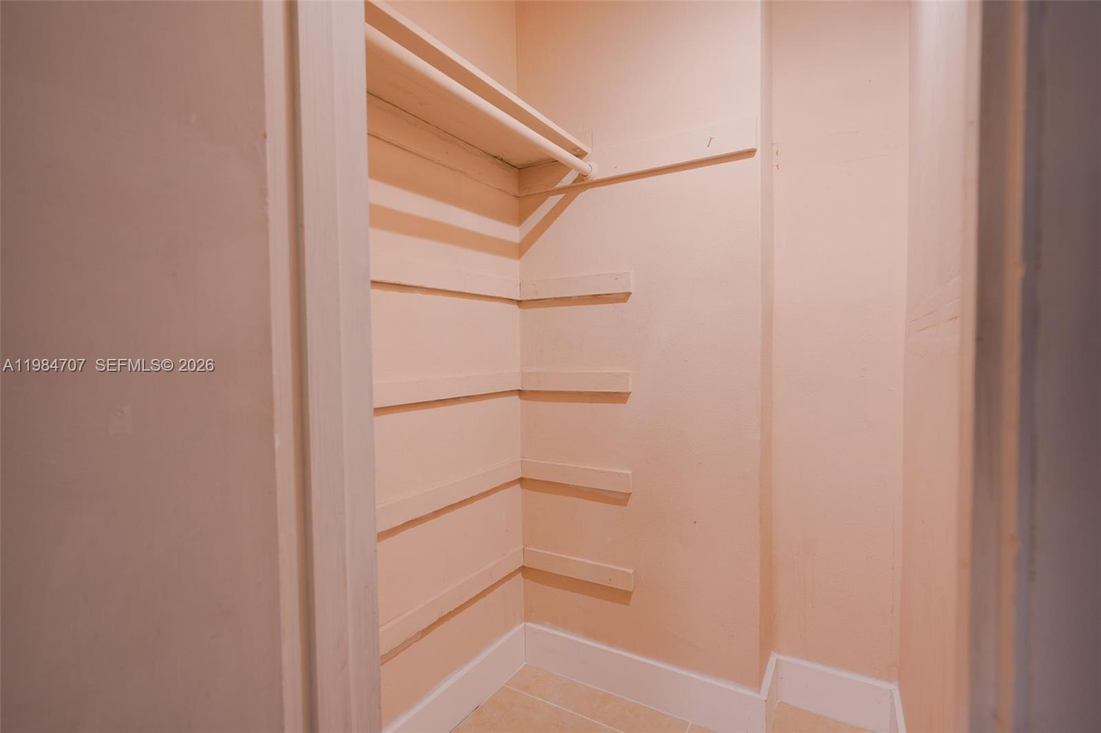 10521 Southwest 41st Terrace Miami, FL 33165 - Photo 33 of 68