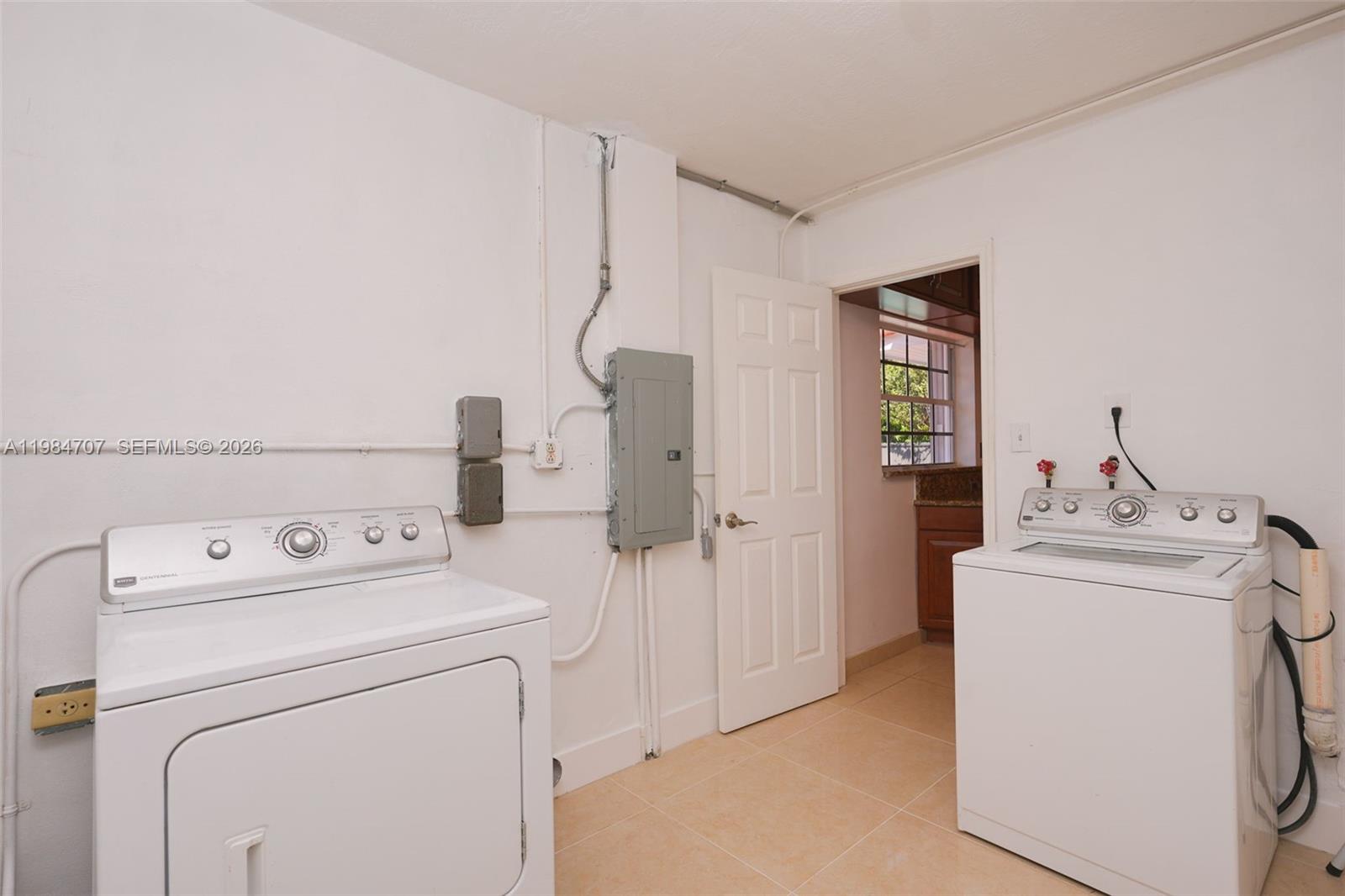 10521 Southwest 41st Terrace Miami, FL 33165 - Photo 34 of 68