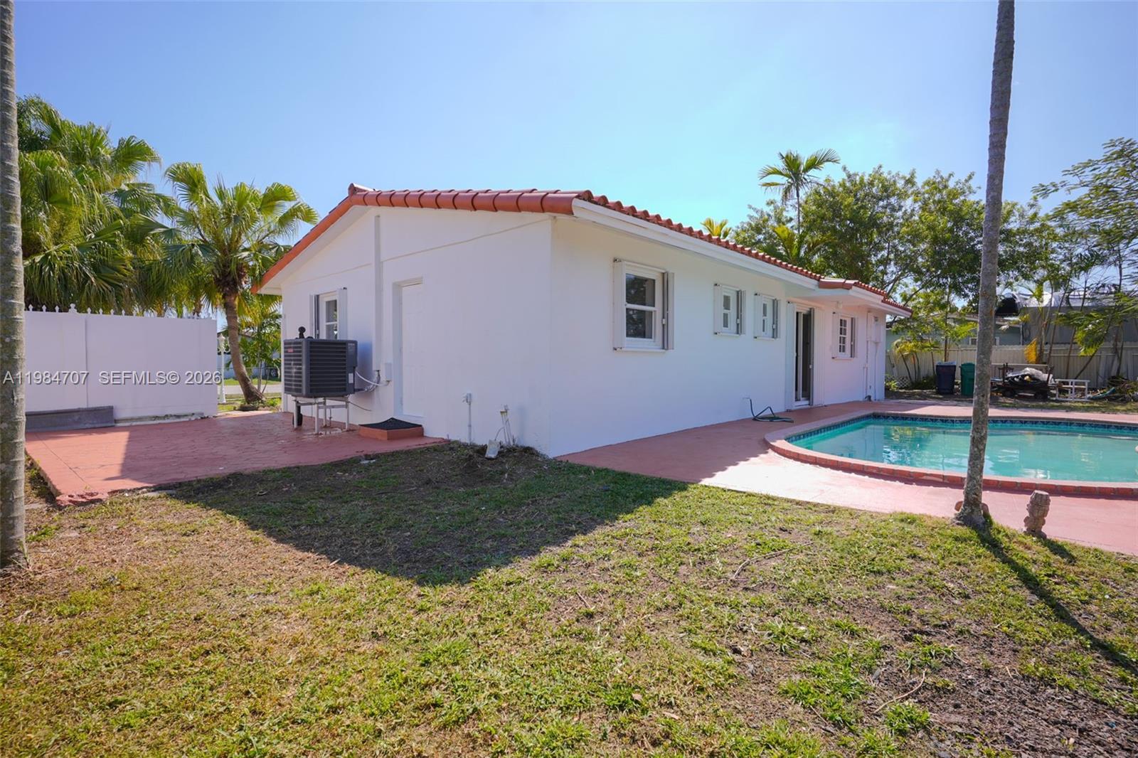 10521 Southwest 41st Terrace Miami, FL 33165 - Photo 39 of 68