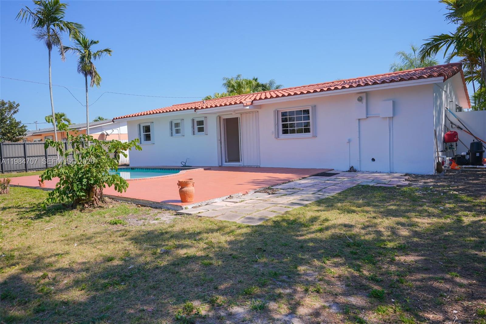 10521 Southwest 41st Terrace Miami, FL 33165 - Photo 45 of 68