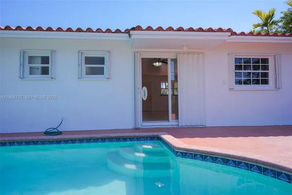 $749,900 | 10521 Southwest 41st Terrace, Miami, FL 33165