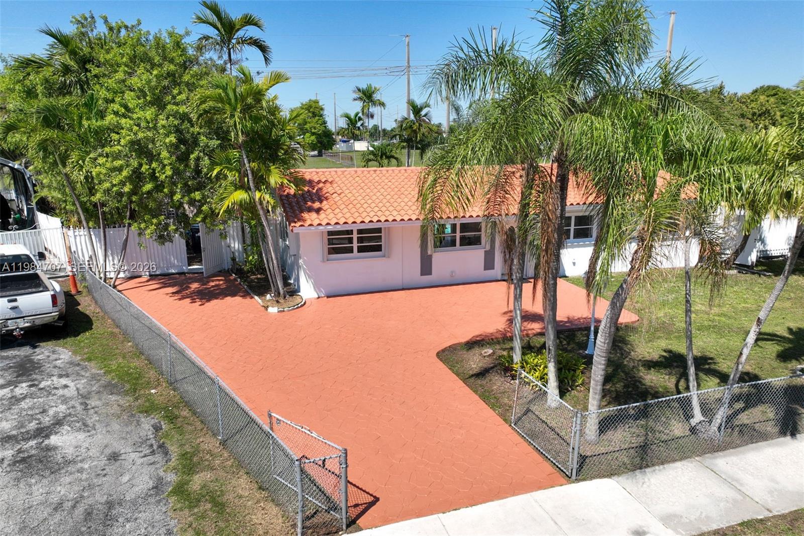 10521 Southwest 41st Terrace Miami, FL 33165 - Photo 5 of 68