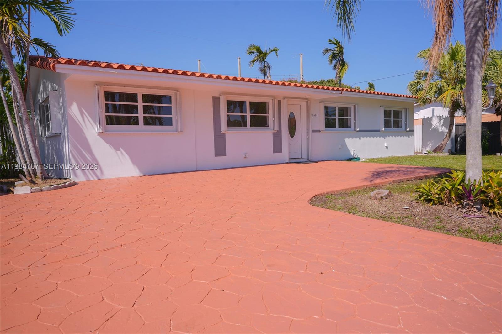 10521 Southwest 41st Terrace Miami, FL 33165 - Photo 7 of 68