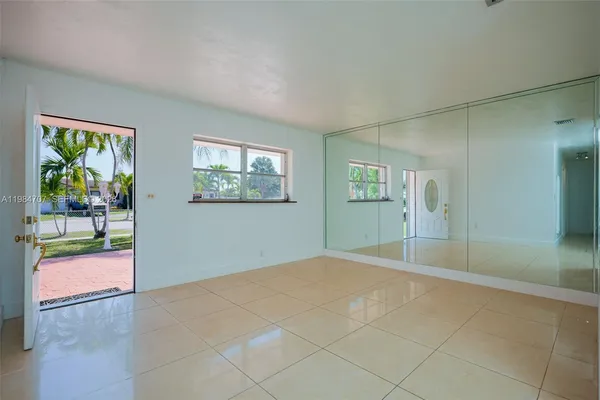 $749,900 | 10521 Southwest 41st Terrace, Miami, FL 33165