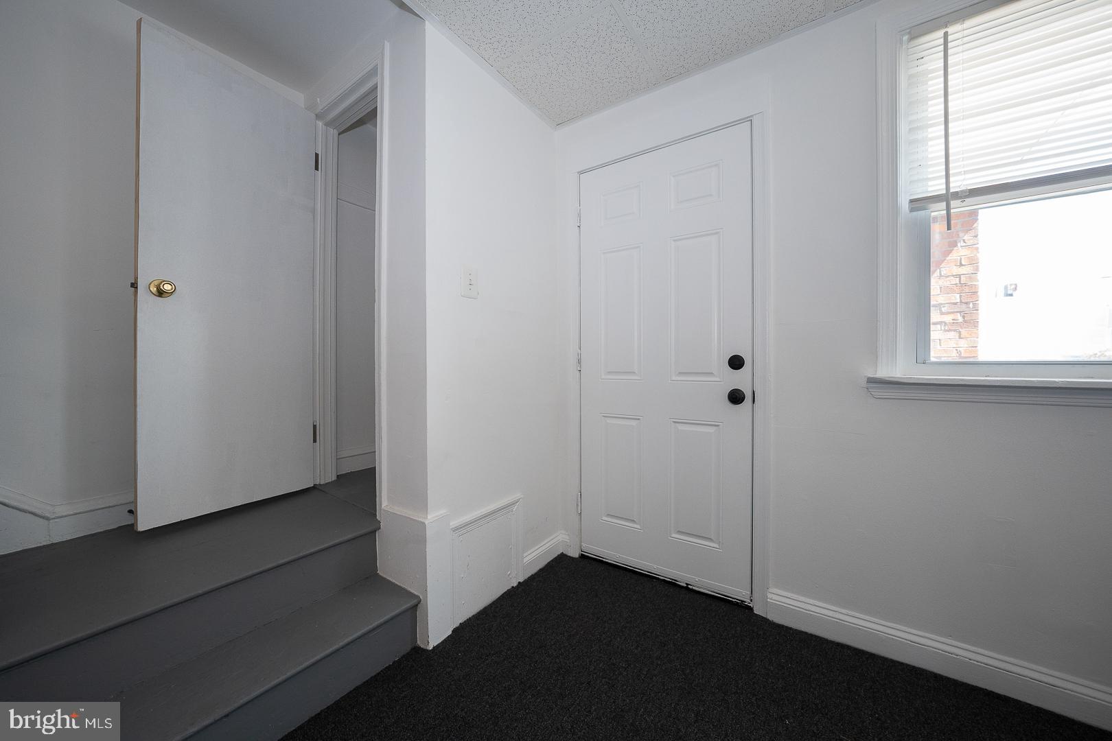 416 Woodcliffe Road Upper Darby, PA 19082 - Photo 5 of 38