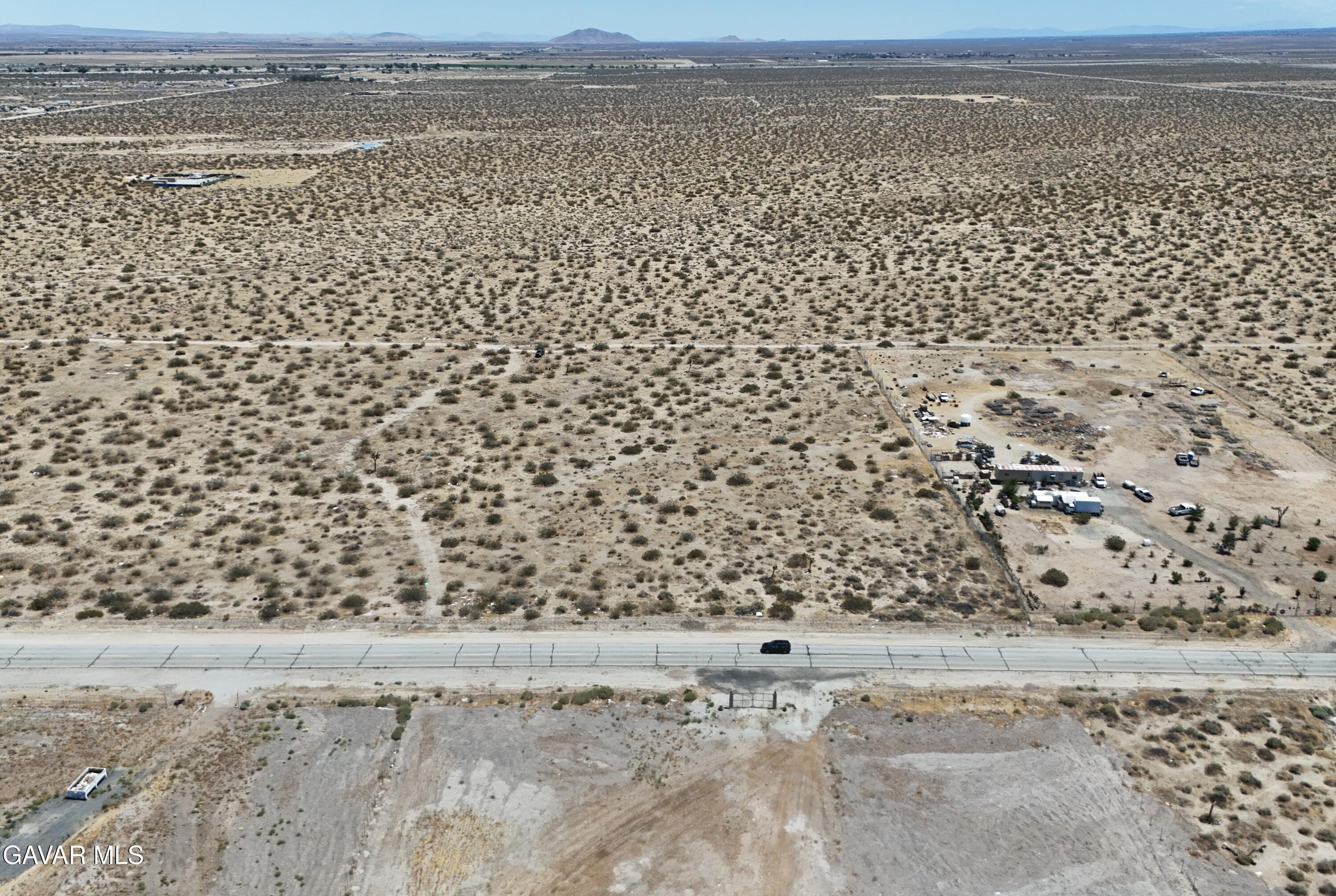 136th Street Littlerock, CA 93543 - Photo 4 of 16 a view of a sky view