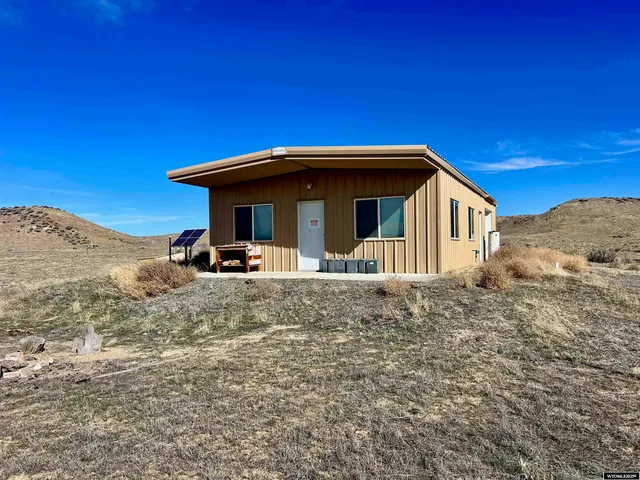 $330,000 | 1242 Highway 20, Basin, WY 82410
