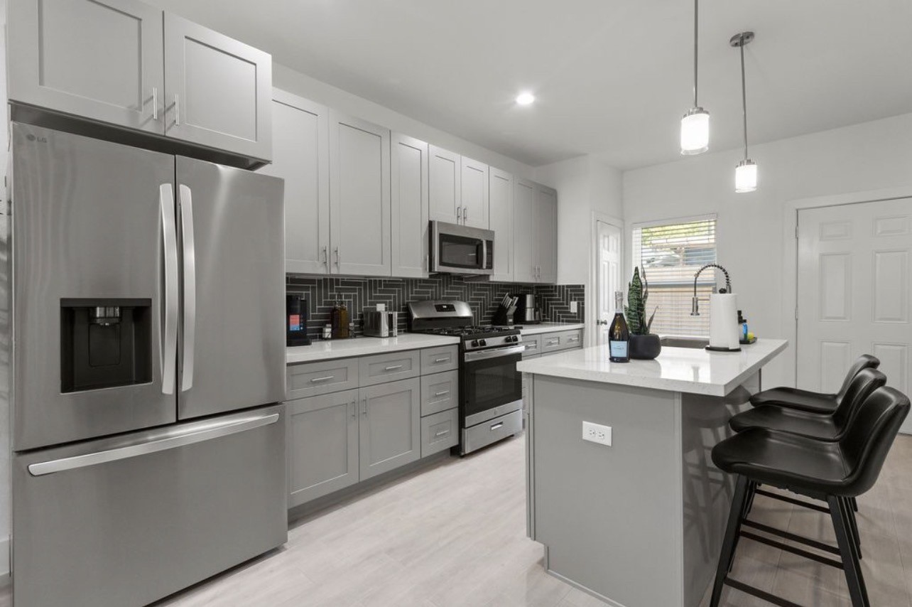 7608 Easter Street Houston, TX 77088 - Photo 6 of 22 Kitchen
