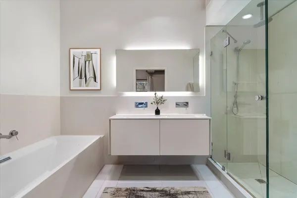 $1,150,000 | 2016 West Concord Place, Chicago, IL 60647
