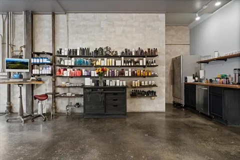 $1,150,000 | 2016 West Concord Place, Chicago, IL 60647