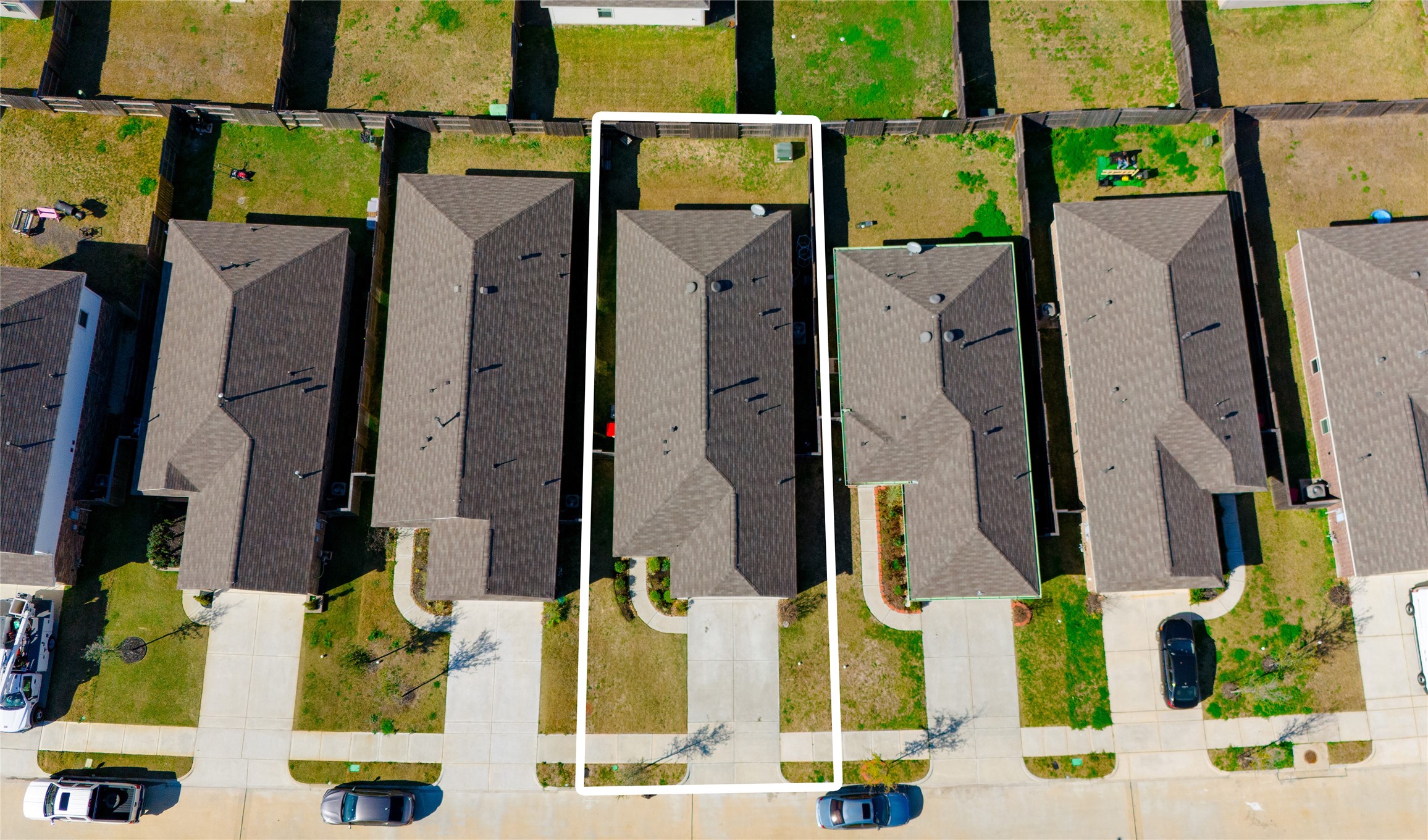 4143 Saltillo Lakes Drive Baytown, TX 77521 - Photo 25 of 29 an aerial view of residential houses with outdoor space