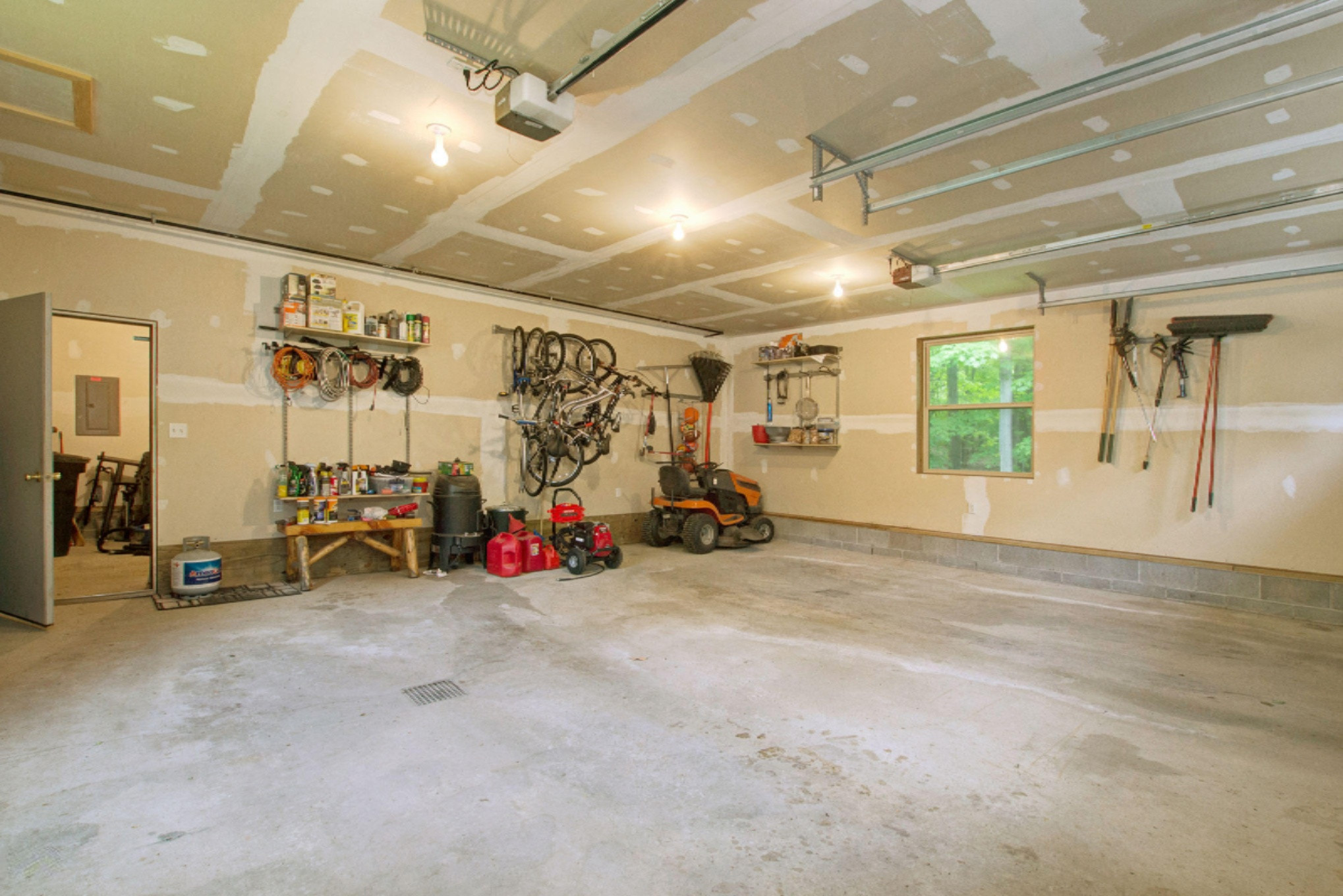 3520 Stearns Road Ludington, MI 49431 - Photo 52 of 86 Garage