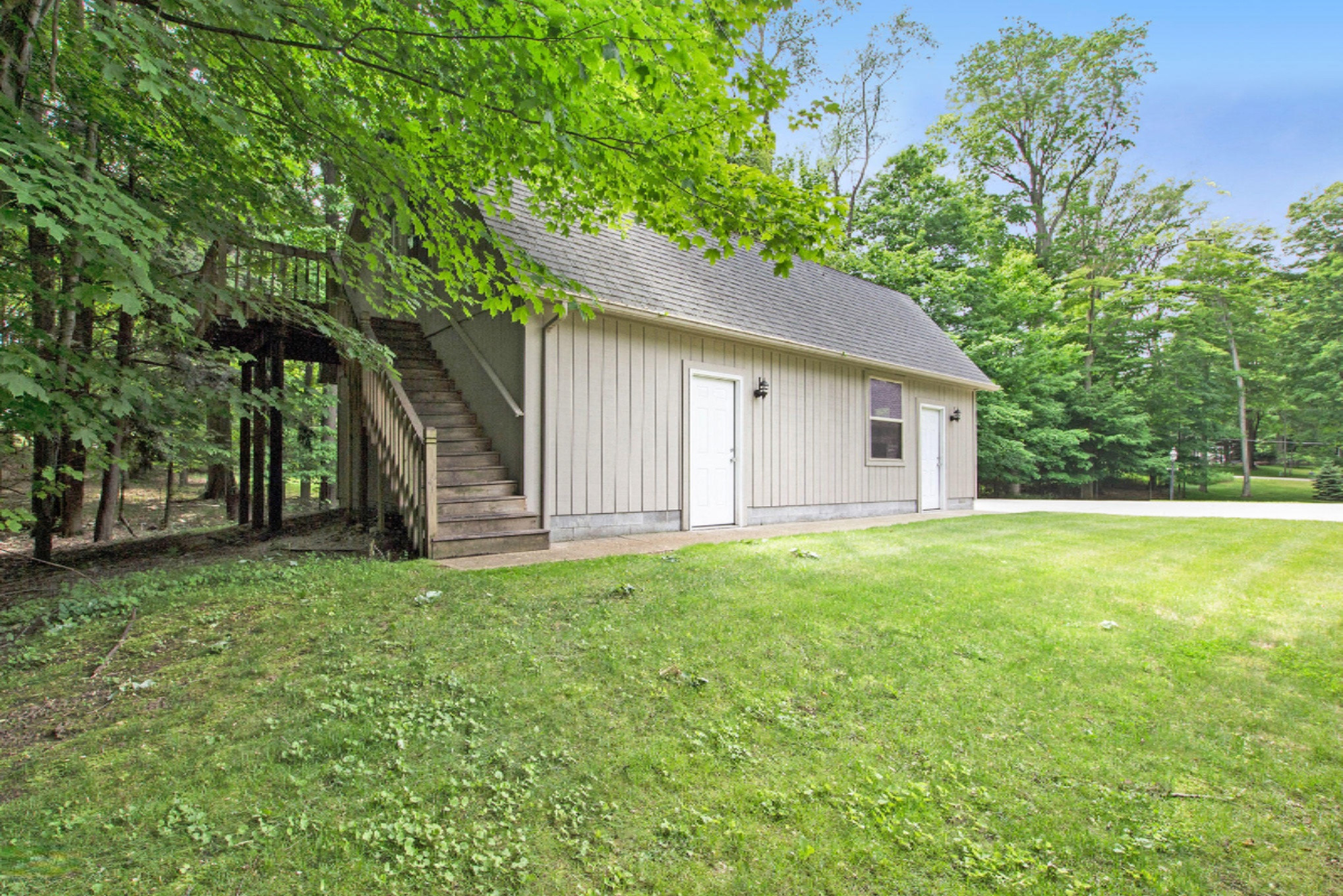 3520 Stearns Road Ludington, MI 49431 - Photo 54 of 86 Garage