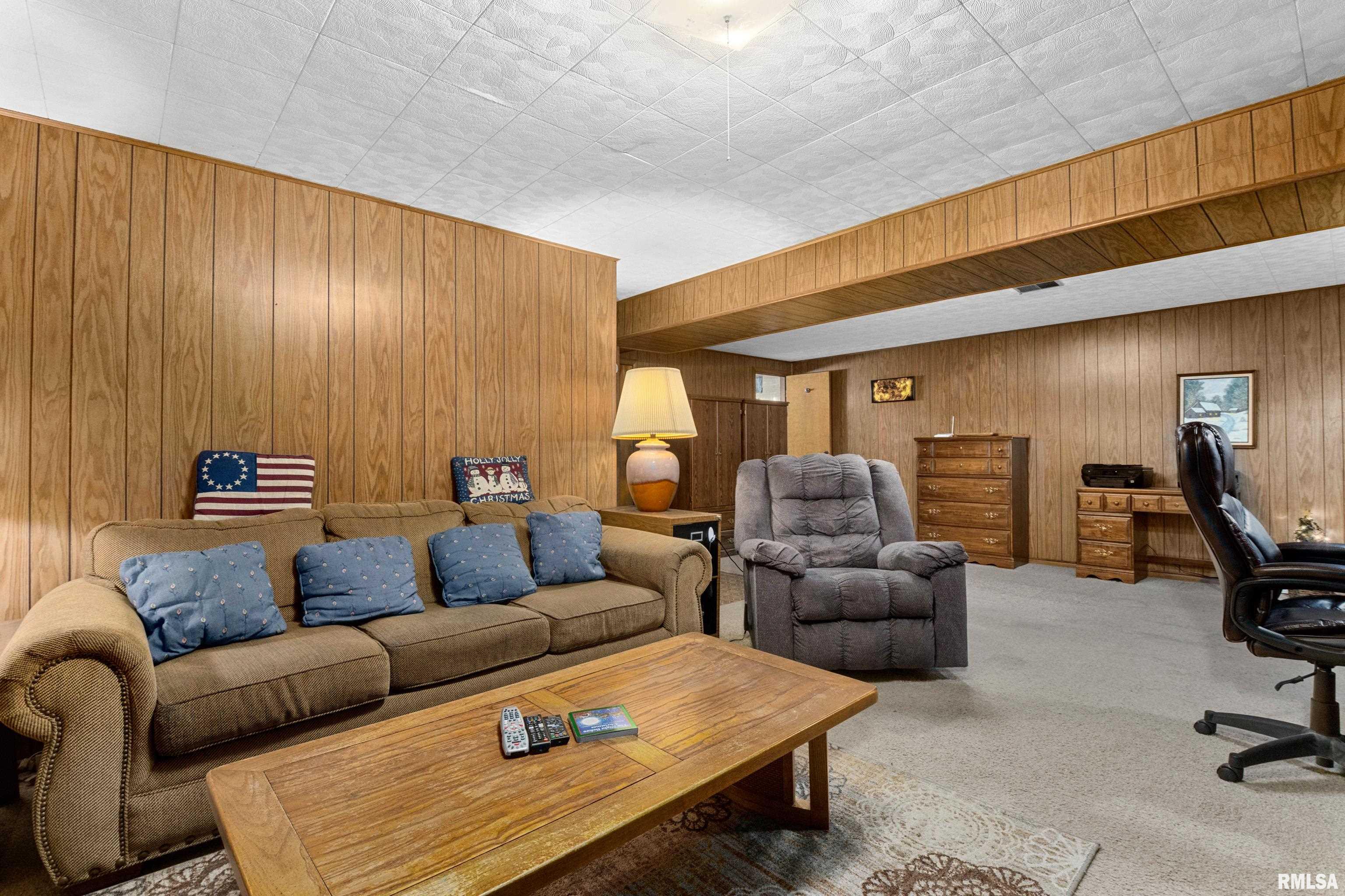 6146 North Hamilton Road Peoria, IL 61614 - Photo 21 of 25 Gallery Image 21