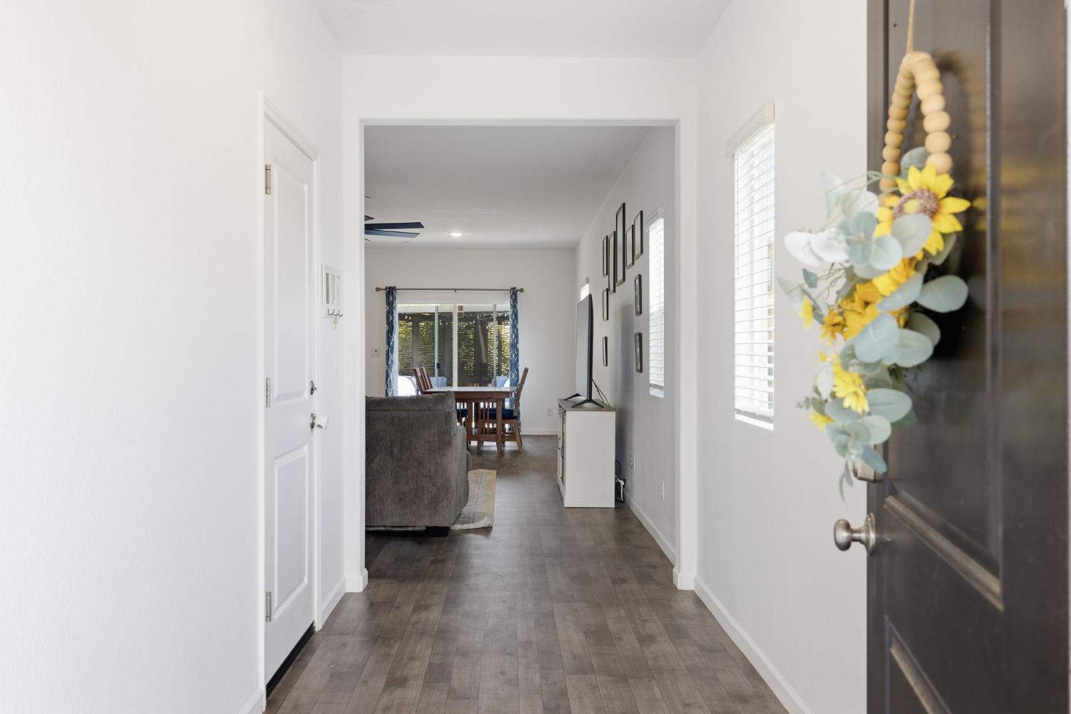12201 Encanto Way Rancho Cordova, CA 95742 - Photo 3 of 38