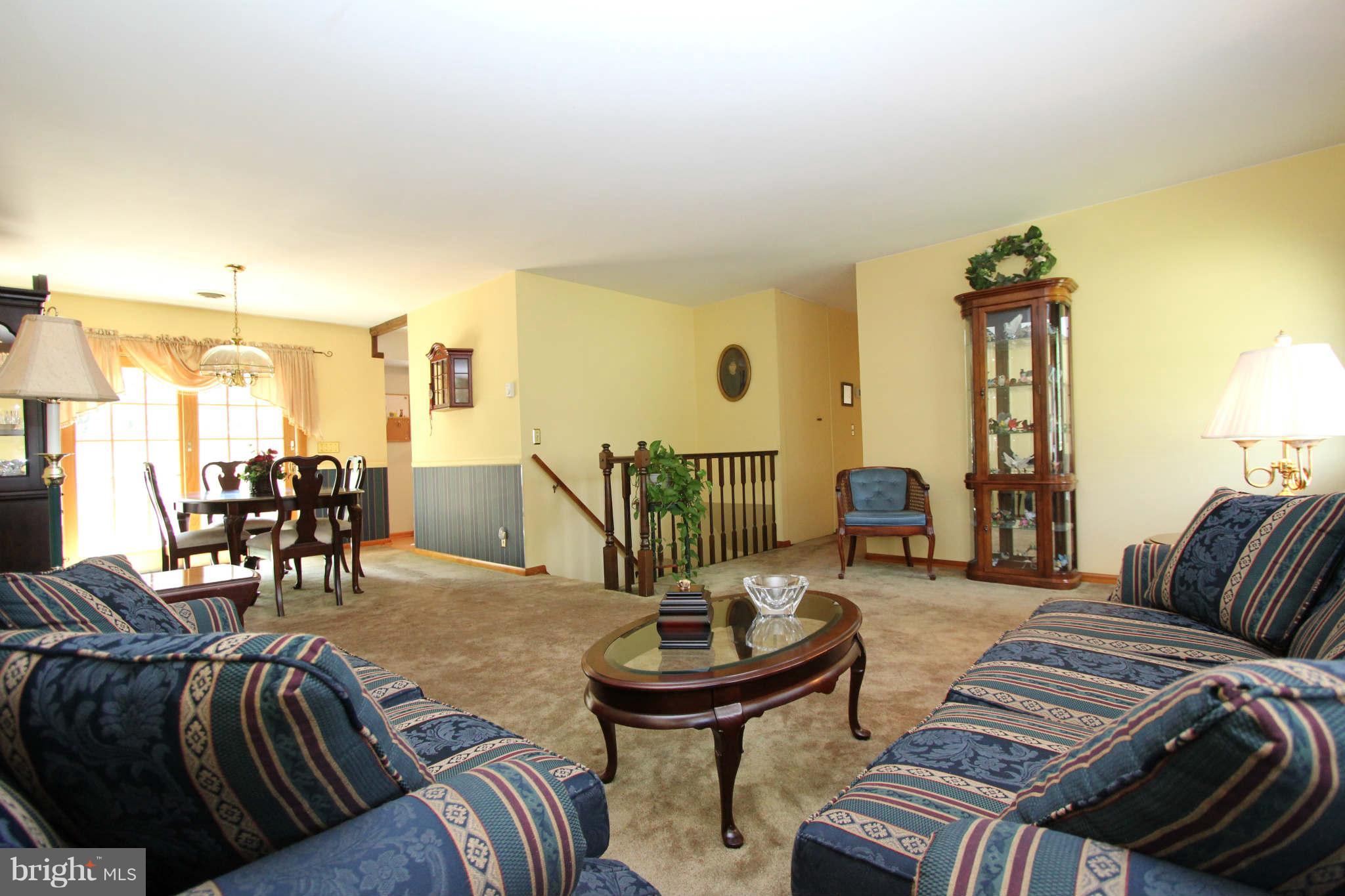 315 Kolbe Road Westminster, MD 21157 - Photo 2 of 23 Living Room