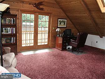 351 Warwick Road Elverson, PA 19520 - Photo 8 of 12 Office / Study