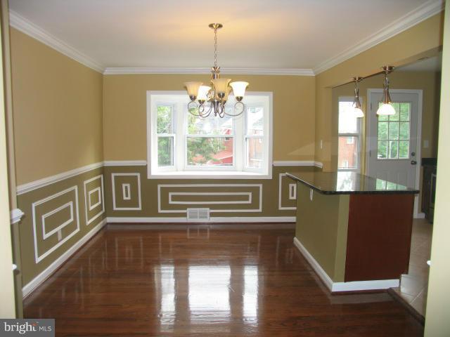 1715 Hartsdale Road Baltimore, MD 21239 - Photo 4 of 23 Dining Room