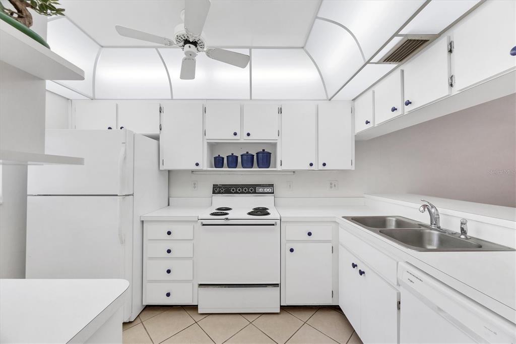 454 Cerromar Road, Unit 275 Venice, FL 34293 - Photo 14 of 51