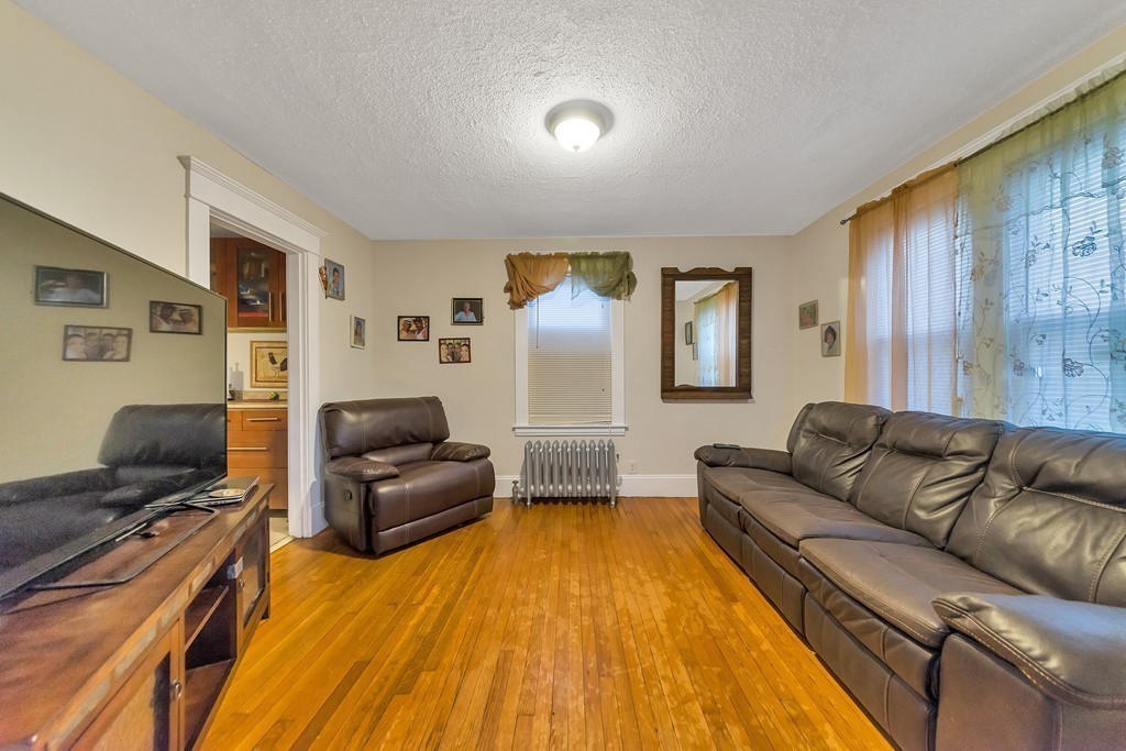334 Chapin Terrace Springfield, MA 01104 - Photo 7 of 23 Gallery Image 7
