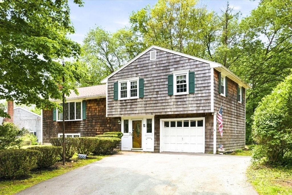 5 Spring Valley Road Medfield, MA 02052 - Photo 2 of 42 Gallery Image 2