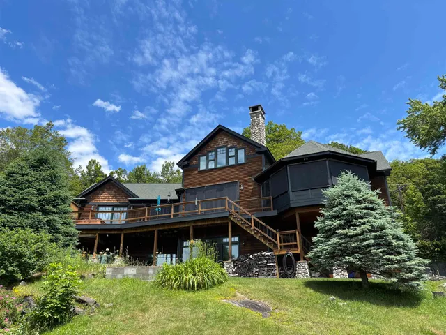 $1,865,000 | 2346 Quechee Main Street, Hartford, VT 05059