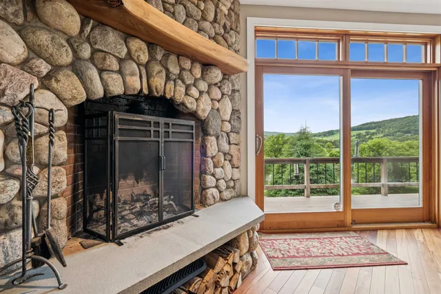 $1,865,000 | 2346 Quechee Main Street, Hartford, VT 05059