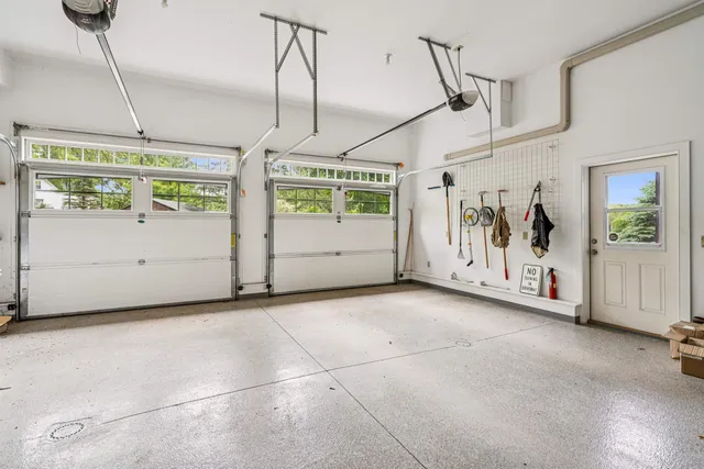 $1,865,000 | 2346 Quechee Main Street, Hartford, VT 05059