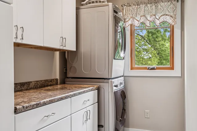 $1,865,000 | 2346 Quechee Main Street, Hartford, VT 05059