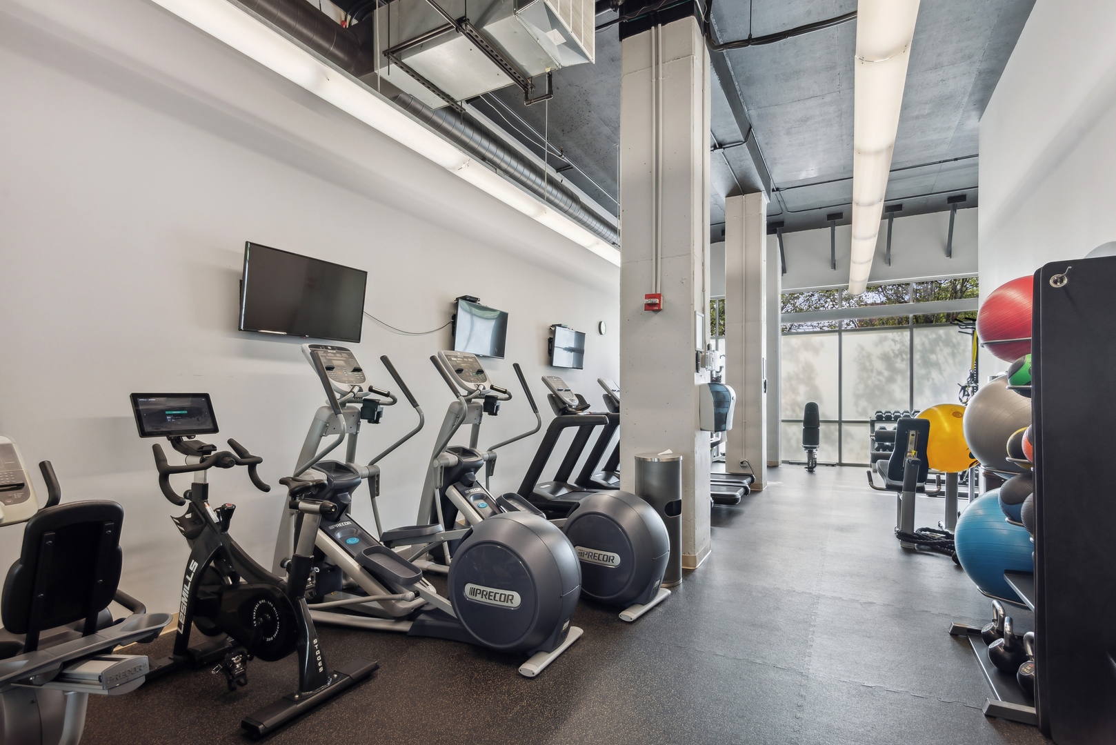 225 South Sangamon Street, Unit 912 Chicago, IL 60607 - Photo 21 of 22 Gallery Image 21