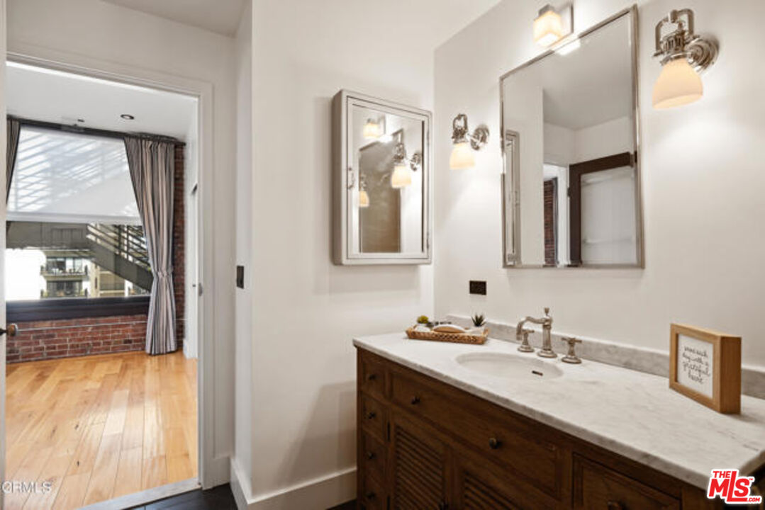 460 South Spring Street, Unit 601 Los Angeles, CA 90013 - Photo 11 of 18