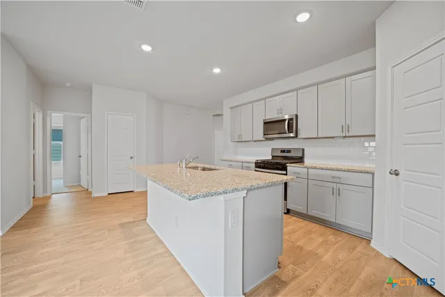 $1,900 | 465 Payton Drive, New Braunfels, TX 78130