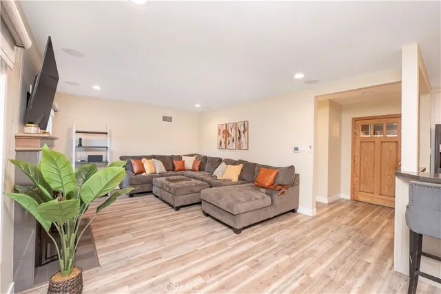 $1,550,000 | 9326 Via Amorita, Downey, CA 90241