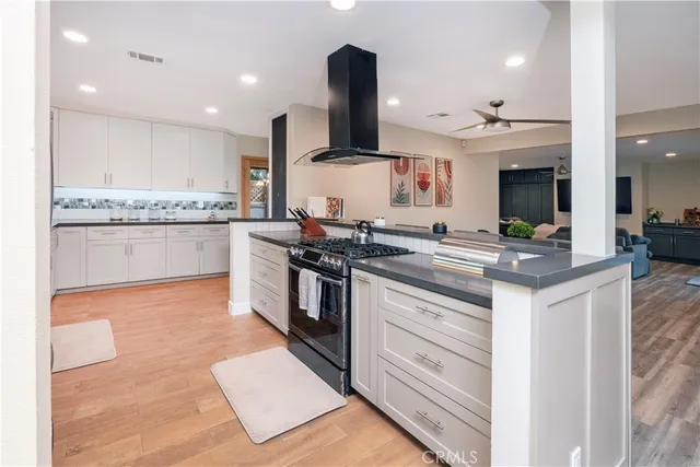 $1,550,000 | 9326 Via Amorita, Downey, CA 90241