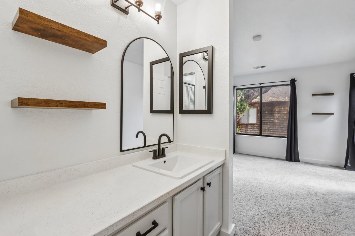 1555 Hecker Pass Road, Unit E201 Gilroy, CA 95020 - Photo 13 of 28