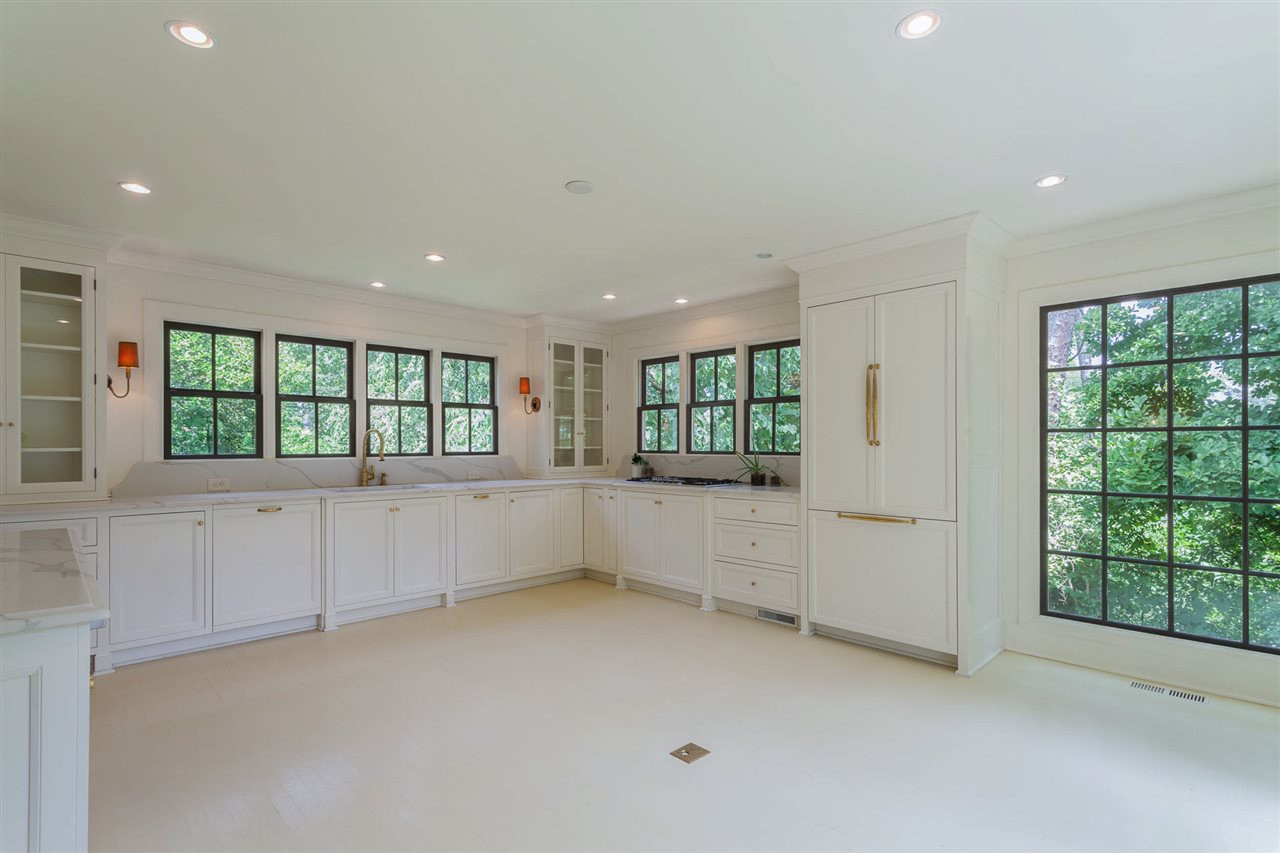 1408 Canterbury Road Raleigh, NC 27608 - Photo 9 of 24 Photo 9
