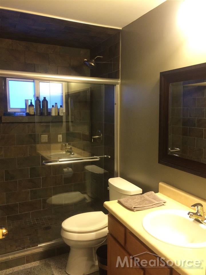 1097 Tienken Court, Unit 102 Rochester, MI 48306 - Photo 7 of 12